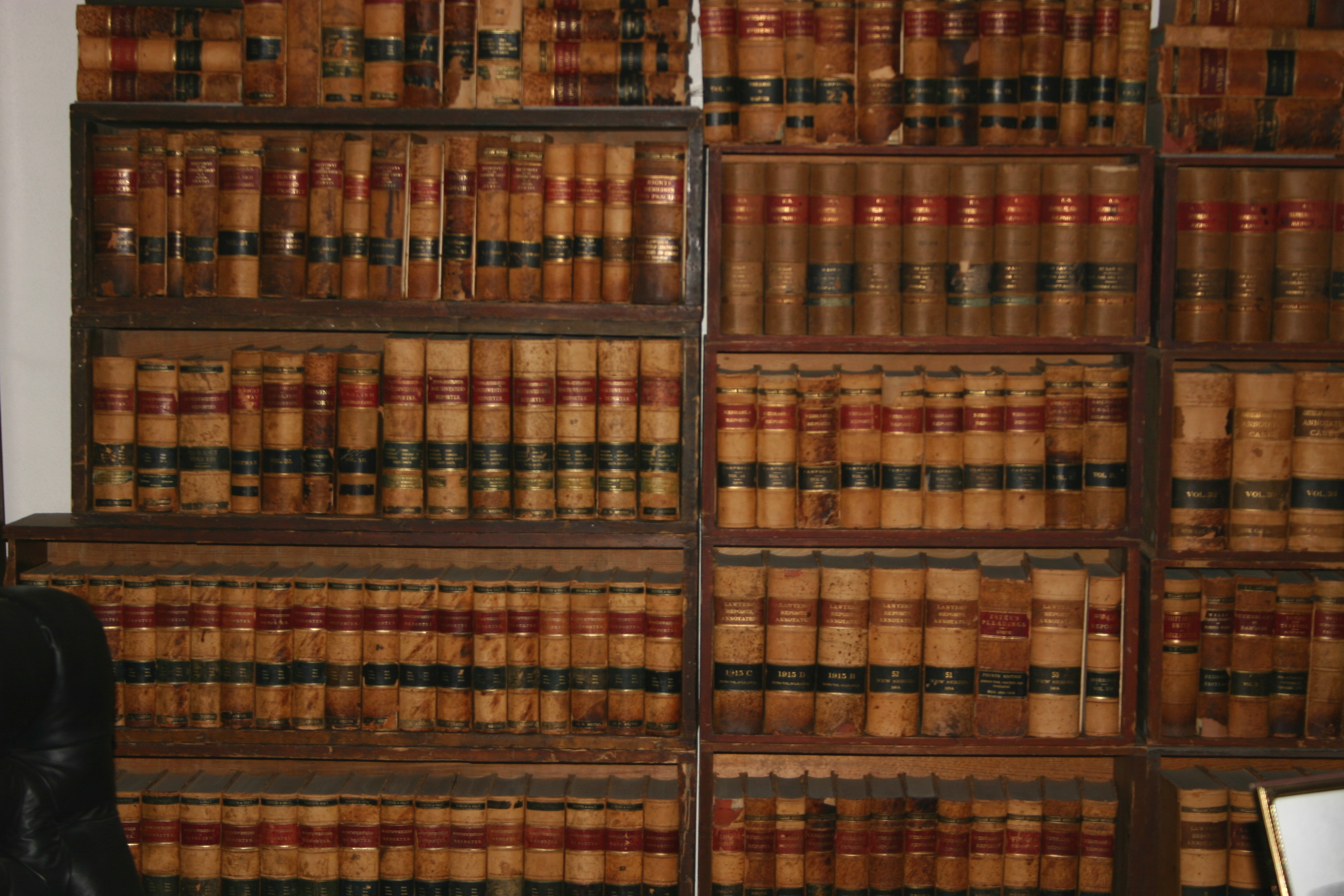 17 Most Popular Books Found on U.S. History Lovers’ Bookshelves